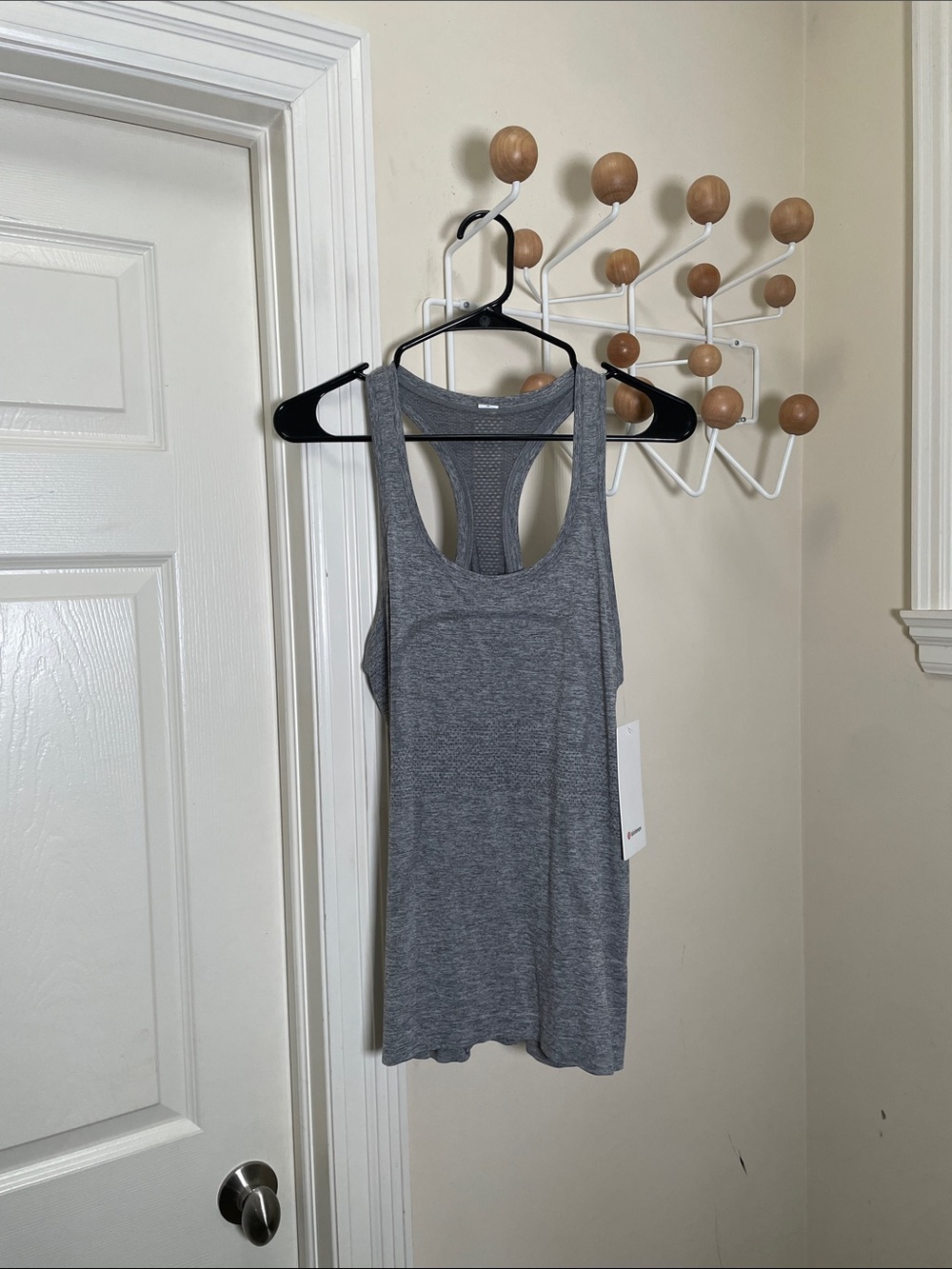 Lululemon - NWT Swiftly Tech Scoopneck Tank 2.0 - Grey - 8